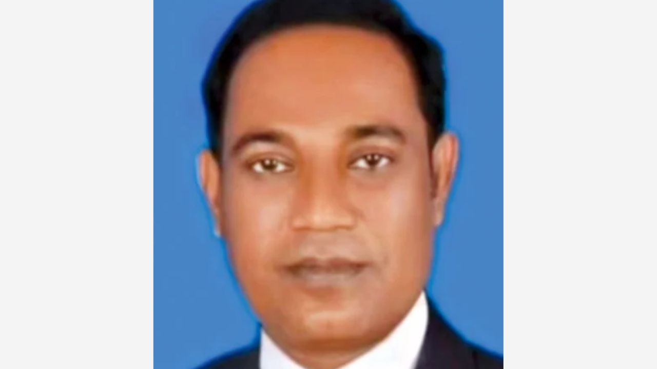 ‘তোরে যেখানে পামু মাইরা ঠ্যাং ভাইঙ্গা দিমু’